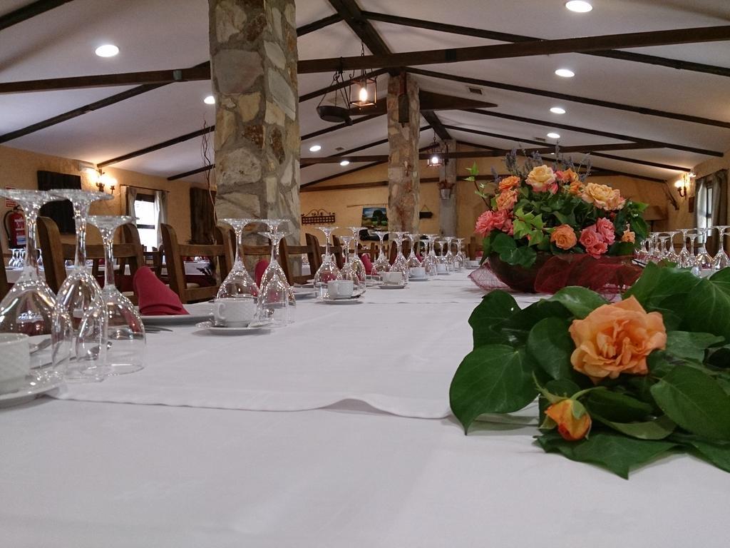Valdolázaro Vendégház Los Navalucillos Kültér fotó