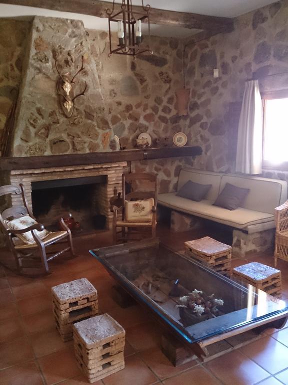 Valdolázaro Vendégház Los Navalucillos Kültér fotó